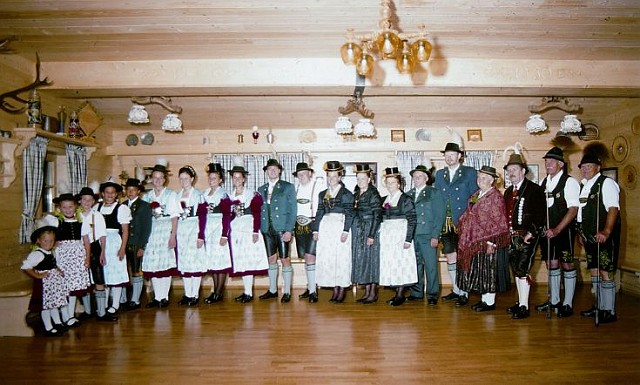 Gruppenfoto_unser_Tracht.jpg - Unsere Tracht